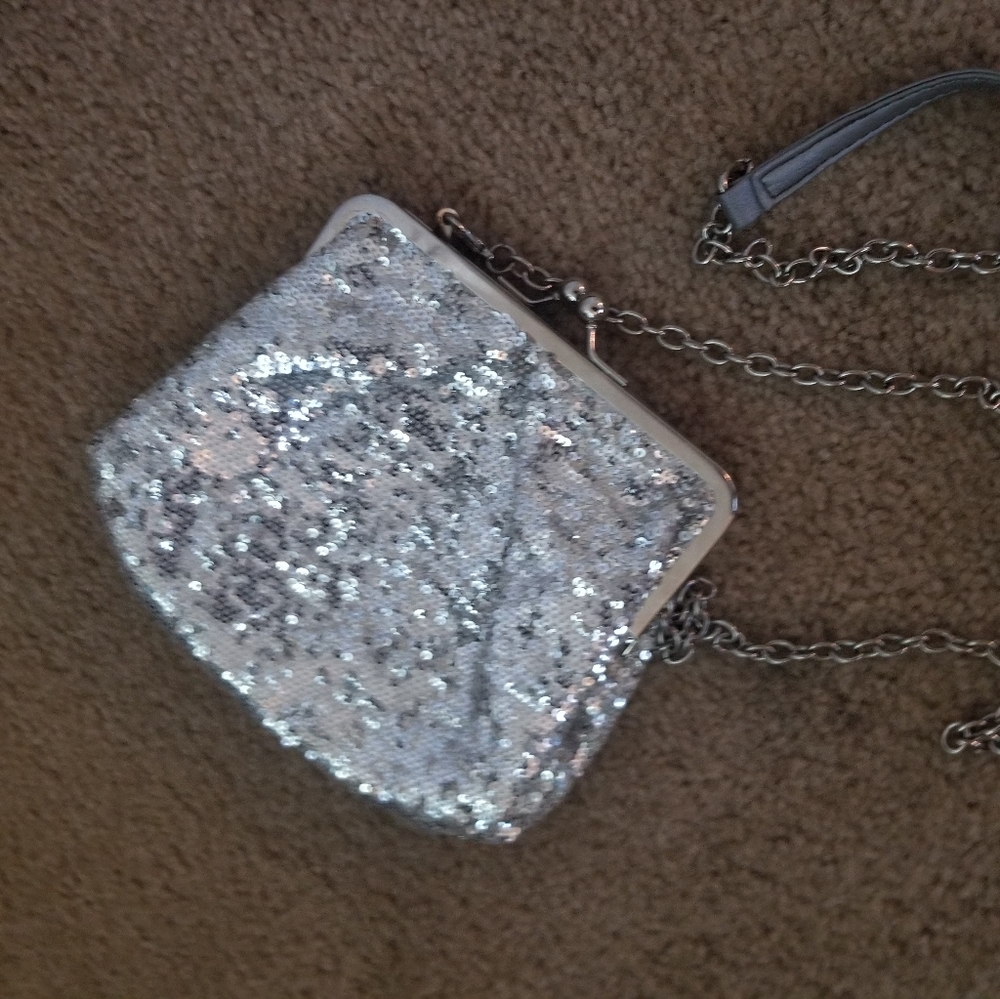 Purse - Picture 2 of 2